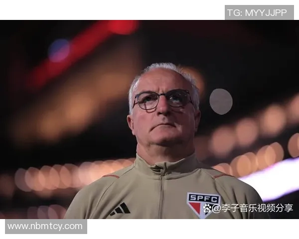 足球明星穆蒂尼奥的辉煌历程与对足球的热爱之路 足球明星穆蒂尼奥的辉煌历程与对足球的热爱之路