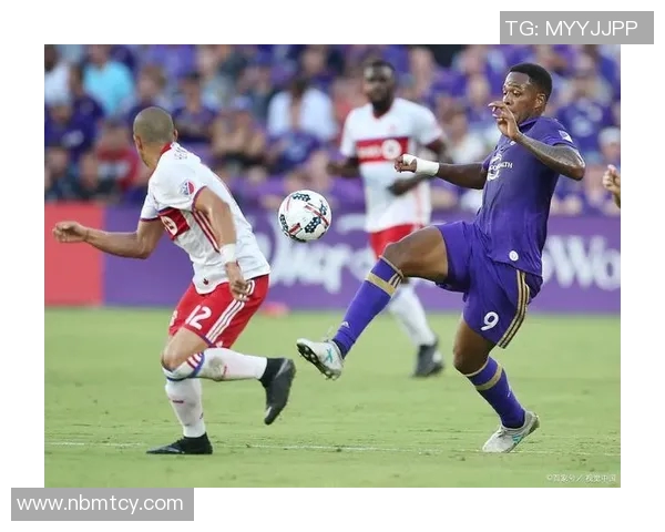 2019年费城对阵多伦多的精彩赛事回顾与分析 2019年费城对阵多伦多的精彩赛事回顾与分析