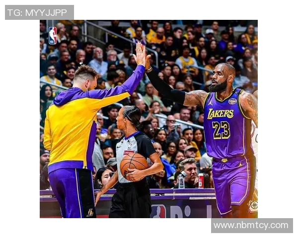 热火与湖人巅峰对决最佳时刻回顾与精彩瞬间分析 热火与湖人巅峰对决最佳时刻回顾与精彩瞬间分析